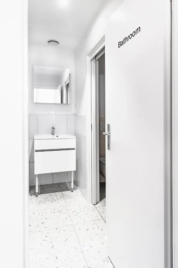 Capsule hotel Wanderlust Capsules - Unique Sleeping Experience